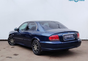 Подержанный автомобиль Hyundai Sonata 2008 года (6 фото)