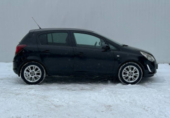 Подержанный автомобиль Opel Corsa 2011 года (4 фото)