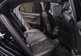 Подержанный автомобиль Toyota Camry Sedan 2021 года (12 фото)