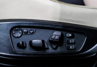 Подержанный автомобиль BMW X6 2013 года (15 фото)