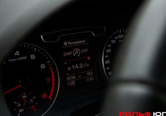 Подержанный автомобиль Audi Q3 2012 года (9 фото)