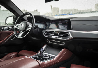 Подержанный автомобиль BMW X6 2020 года (9 фото)