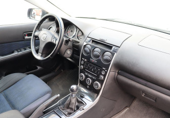 Подержанный автомобиль Mazda 6 Sedan 2007 года (10 фото)