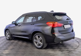 Подержанный автомобиль BMW X1 2019 года (7 фото)