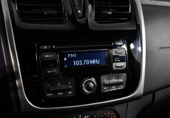 Подержанный автомобиль Renault Logan Sedan 2018 года (9 фото)