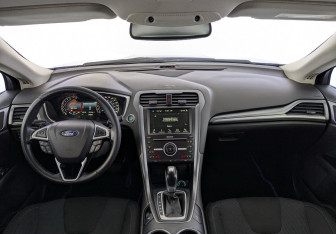 Подержанный автомобиль Ford Mondeo Sedan 2017 года (14 фото)