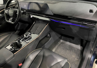 Подержанный автомобиль Omoda C5 2023 года (11 фото)