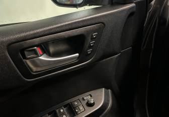 Подержанный автомобиль Toyota Highlander 2014 года (8 фото)