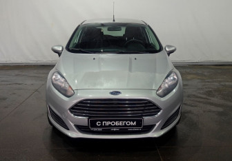 Подержанный автомобиль Ford Fiesta Hatchback 2016 года (2 фото)