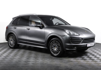 Подержанный автомобиль Porsche Cayenne 2012 года (3 фото)