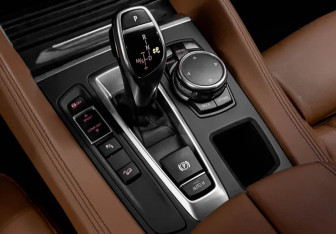 Подержанный автомобиль BMW X6 2016 года (18 фото)