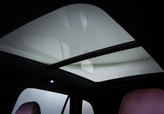 Подержанный автомобиль Geely Monjaro 2023 года (18 фото)