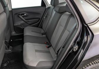 Подержанный автомобиль Volkswagen Polo Sedan 2016 года (18 фото)