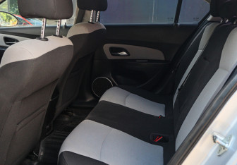 Подержанный автомобиль Chevrolet Cruze Sedan 2012 года (8 фото)