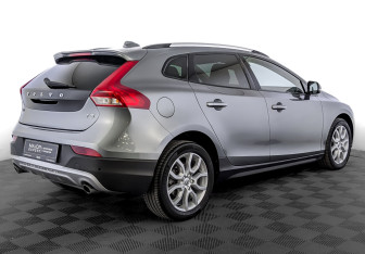 Подержанный автомобиль Volvo V40 Hatchback 2019 года (5 фото)
