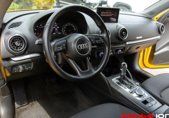 Подержанный автомобиль Audi A3 Sedan 2018 года (15 фото)