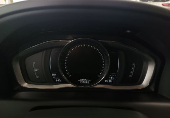 Подержанный автомобиль Volvo XC60 2016 года (12 фото)