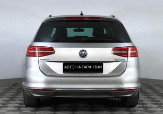 Подержанный автомобиль Volkswagen Passat Wagon 2017 года (4 фото)