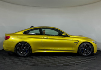 Подержанный автомобиль BMW M4 Coupe 2018 года (6 фото)