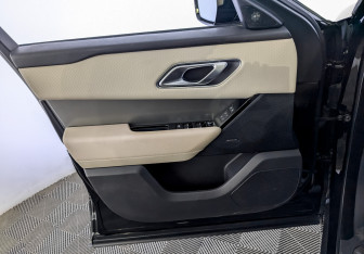 Подержанный автомобиль Land Rover Range Rover Velar 2019 года (19 фото)