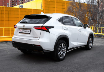 Подержанный автомобиль Lexus NX 2017 года (3 фото)