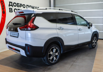 Подержанный автомобиль Mitsubishi Xpander 2022 года (4 фото)