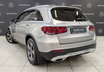 Подержанный автомобиль Mercedes-Benz GLC Coupe 2021 года (7 фото)