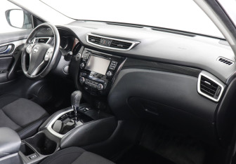 Подержанный автомобиль Nissan X-Trail 2018 года (9 фото)