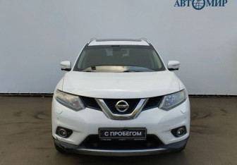 Подержанный автомобиль Nissan X-Trail 2015 года (2 фото)