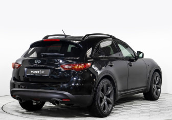 Подержанный автомобиль Infiniti FX 2009 года (4 фото)