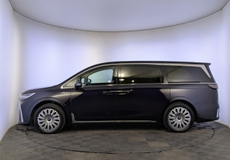 Подержанный автомобиль Voyah Dream 2023 года (8 фото)