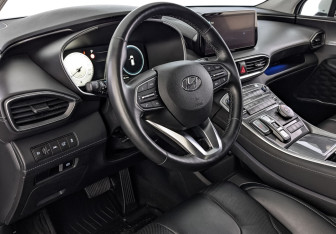 Подержанный автомобиль Hyundai Santa Fe 2021 года (16 фото)