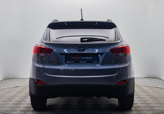 Подержанный автомобиль Hyundai ix35 2011 года (4 фото)