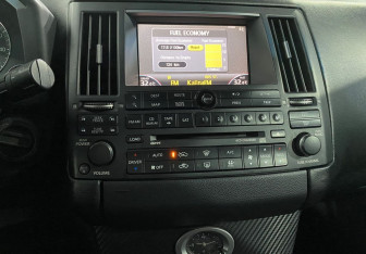 Подержанный автомобиль Infiniti FX 2005 года (13 фото)