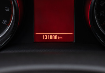 Подержанный автомобиль Opel Mokka 2013 года (12 фото)
