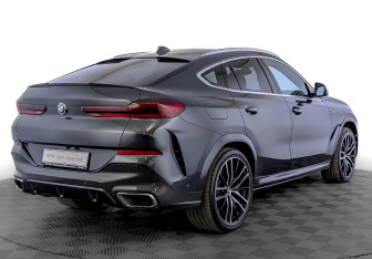 Подержанный автомобиль BMW X6 2021 года (5 фото)