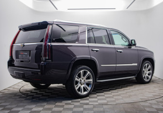 Подержанный автомобиль Cadillac Escalade Suv 2015 года (4 фото)