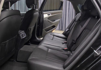 Подержанный автомобиль Genesis G80 2019 года (11 фото)