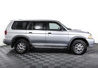 Подержанный автомобиль Mitsubishi Pajero Sport 2008 года (4 фото)