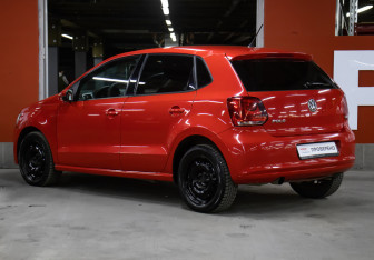 Подержанный автомобиль Volkswagen Polo Hatchback 2011 года (7 фото)