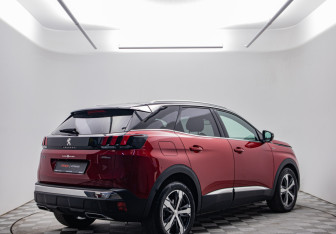 Подержанный автомобиль Peugeot 3008 2017 года (5 фото)
