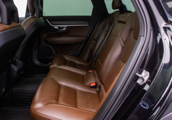 Подержанный автомобиль Volvo V90 Cross Country 2017 года (11 фото)