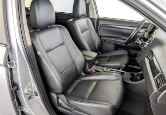 Подержанный автомобиль Mitsubishi Outlander 2016 года (24 фото)