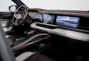 Подержанный автомобиль Geely Monjaro 2023 года (9 фото)