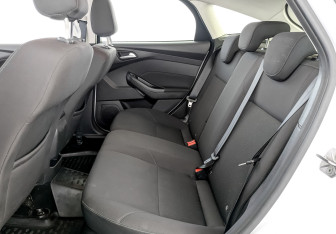Подержанный автомобиль Ford Focus Hatchback 2017 года (12 фото)