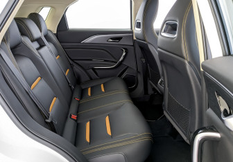 Новый FAW Bestune T77 2023 (9 фото)