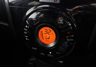 Подержанный автомобиль Nissan Note 2018 года (14 фото)