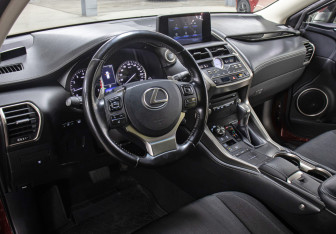 Подержанный автомобиль Lexus NX 2020 года (16 фото)