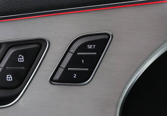 Подержанный автомобиль Audi Q7 2016 года (16 фото)