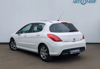 Подержанный автомобиль Peugeot 308 Hatchback 2010 года (7 фото)